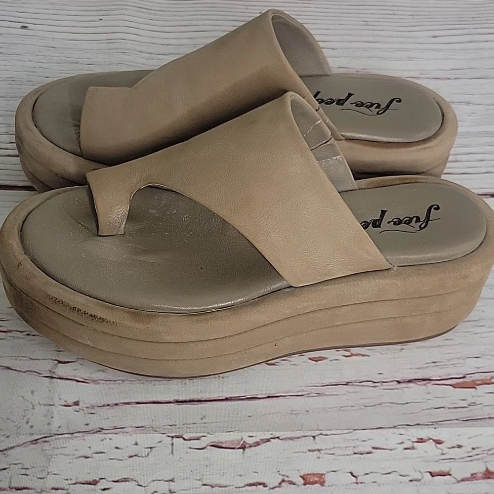 Free People Women's Tan Platform Sandals Size 37